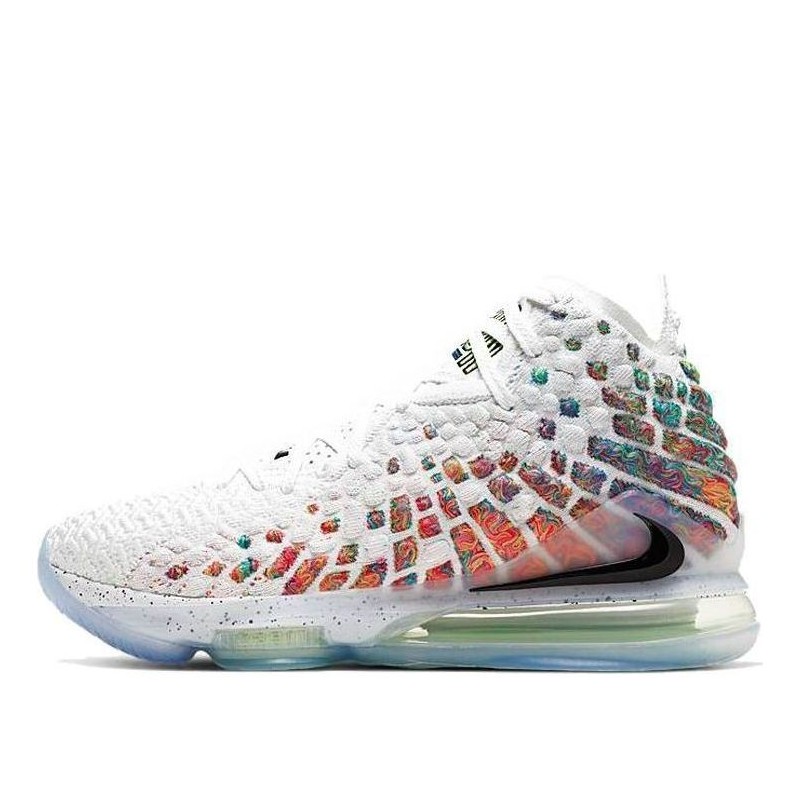 Nike LeBron 17 - Confinement Intelligent du Pied