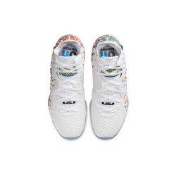 Nike LeBron 17 - Confinement Intelligent du Pied